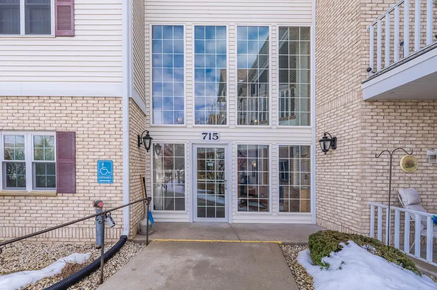 715 Canterberry COURT #312, West Bend, WI 53090 - #2