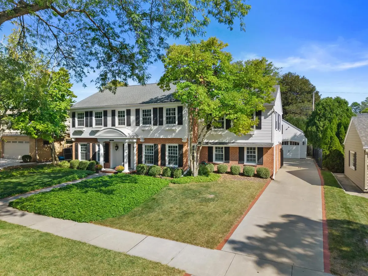 5050 N Lake DRIVE, Whitefish Bay, WI 53217 - #1