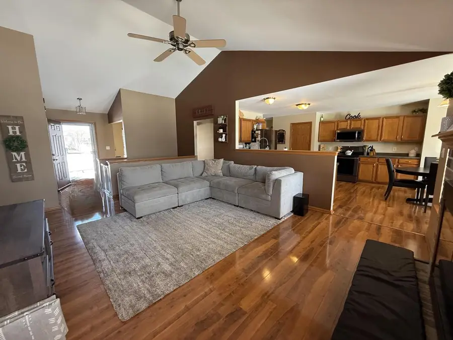 1418 Center STREET, Hartford, WI 53027 - #2