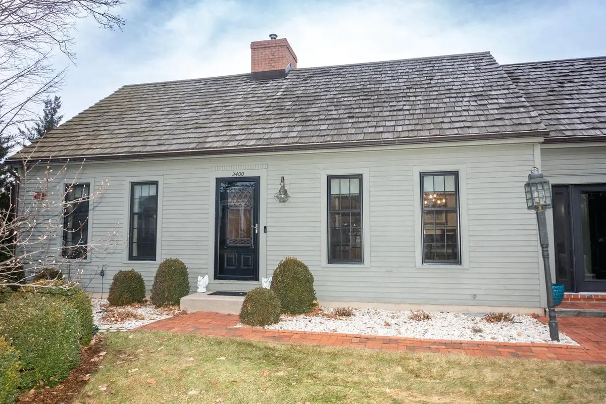 2400 W Cherokee DRIVE, Appleton, WI 54914 - #1