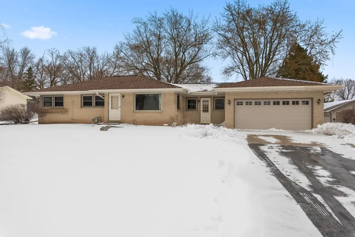 3756 S 124th STREET, Greenfield, WI 53228 - #1