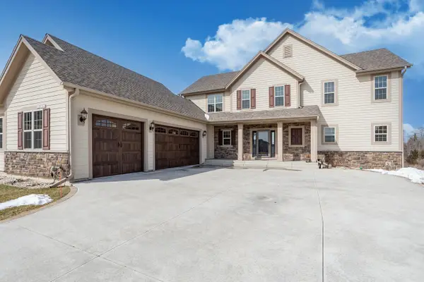 N88W18648 Duke STREET, Menomonee Falls, WI 53051