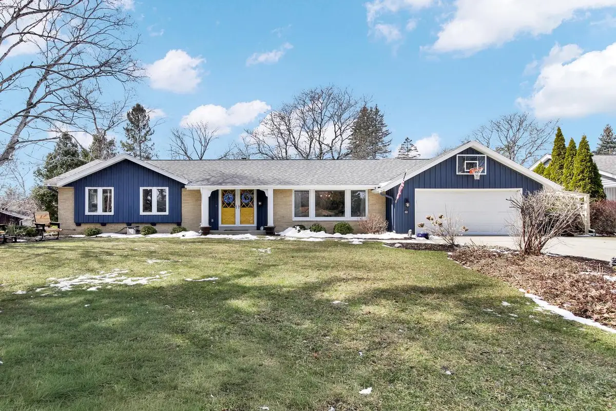 1103 W Montclaire AVENUE, Milwaukee, WI 53217 - #1