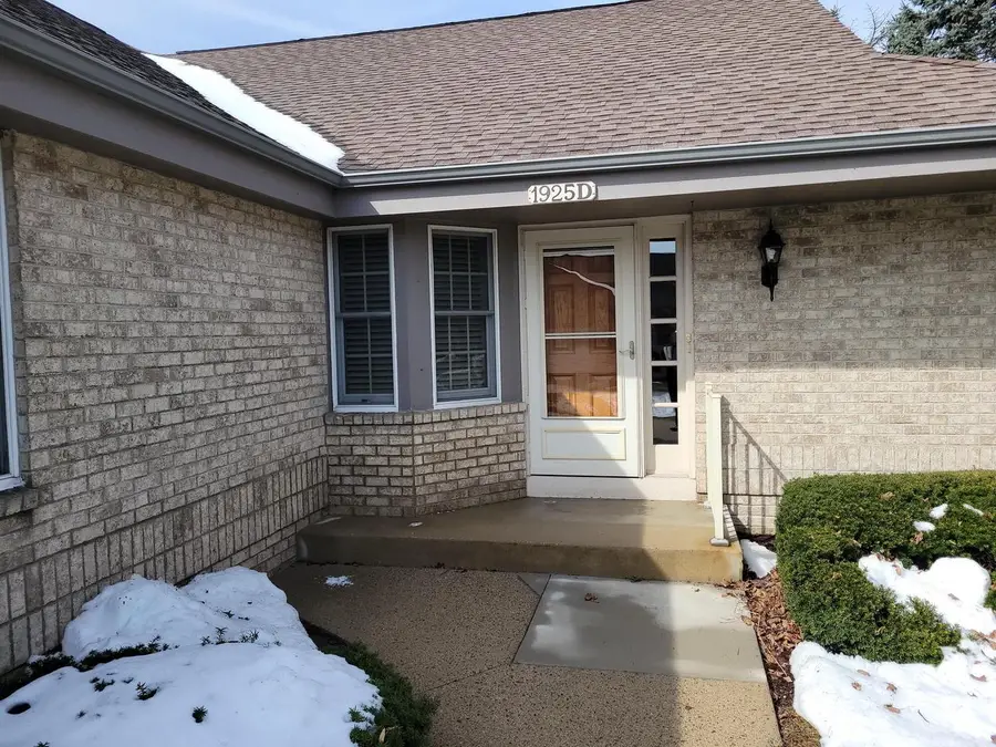 1925 Springbrook N #D, Waukesha, WI 53186 - #2
