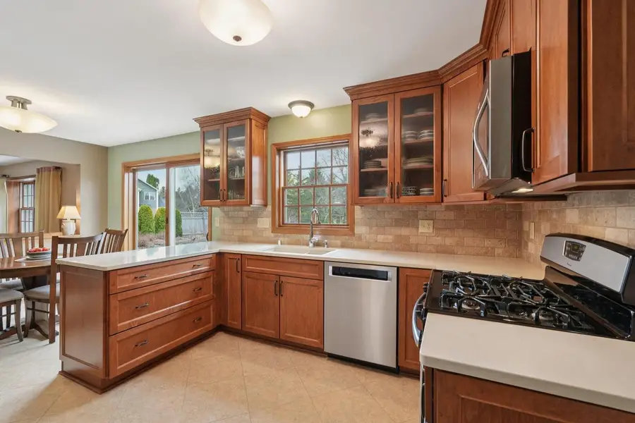 312 W Lilac LANE, Grafton, WI 53024 - #3