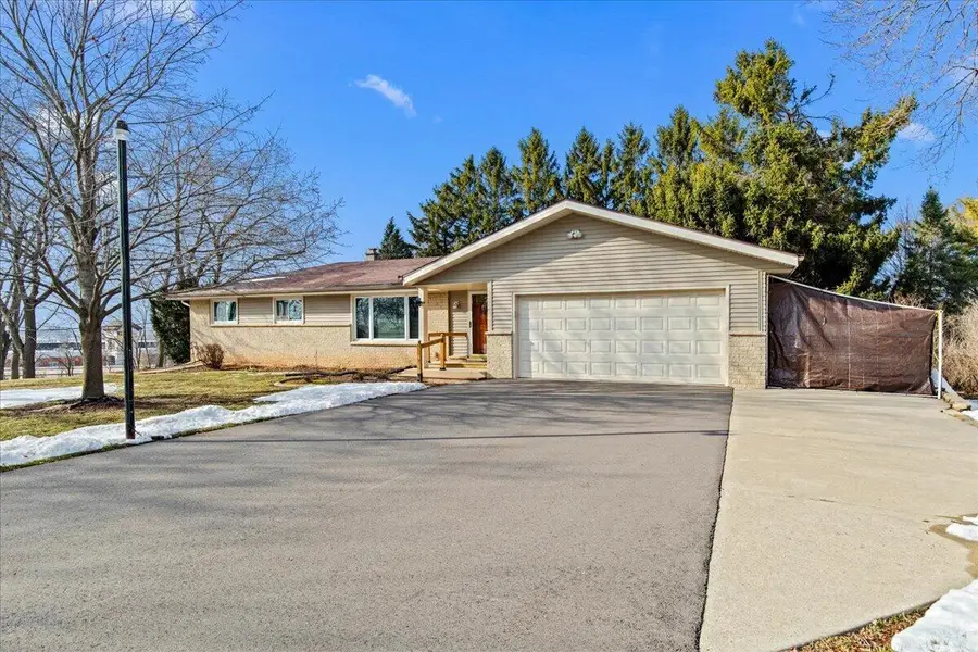 15540 W Glendale DRIVE, New Berlin, WI 53151 - #2