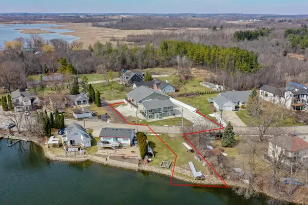 7134 N Tichigan ROAD, Waterford, WI 53185