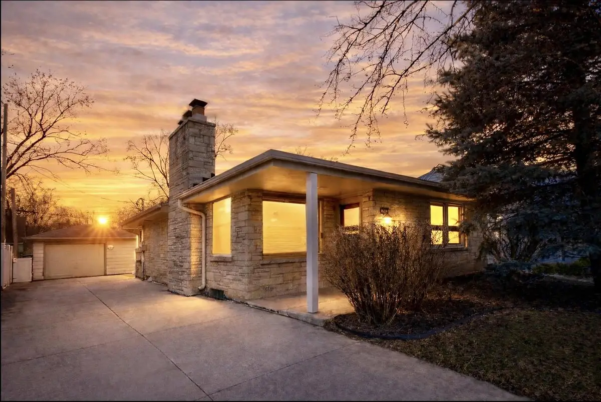 755 N 112th STREET, Wauwatosa, WI 53226 - #1