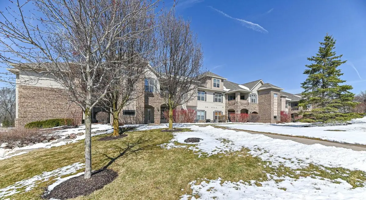3053 W Drexel AVENUE #111, Franklin, WI 53132 - #1