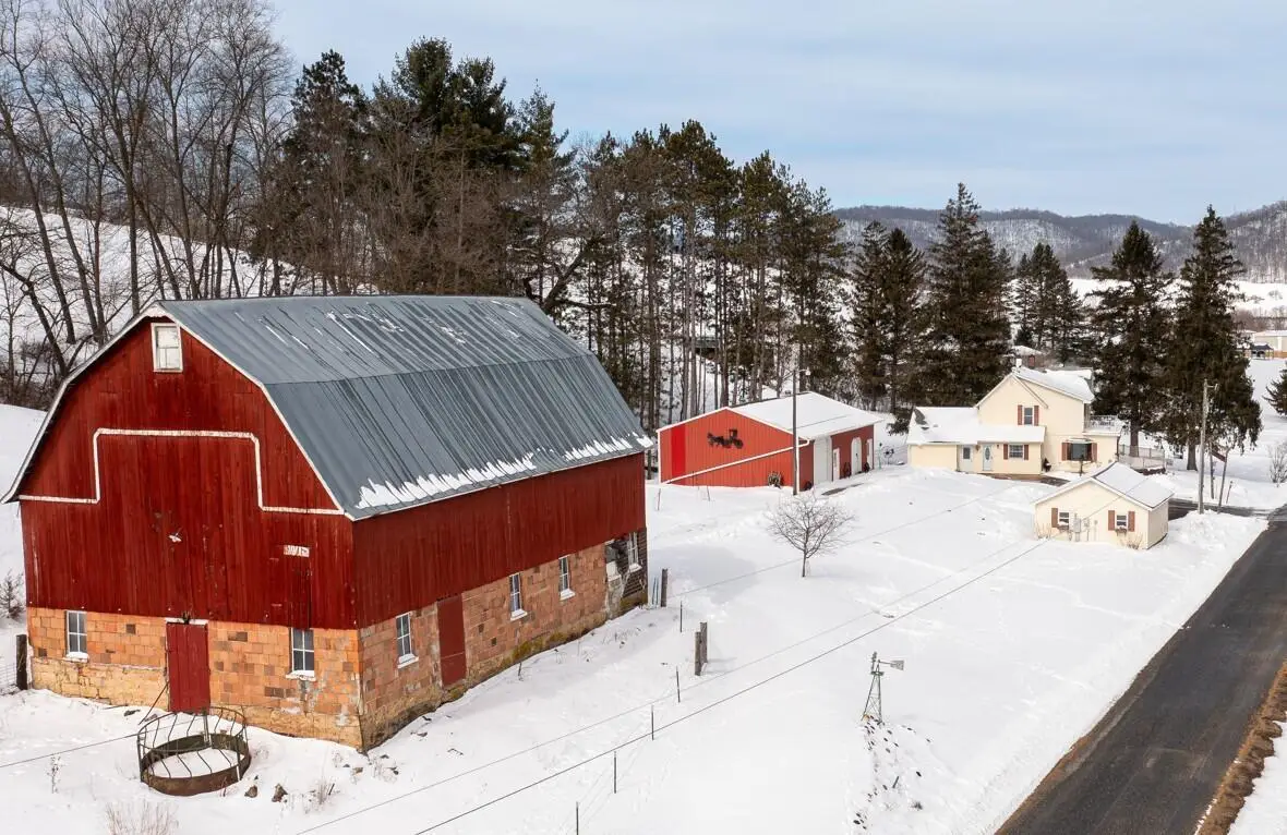 S921 Sveum Ridge ROAD, Coon Valley, WI 54623 - #1