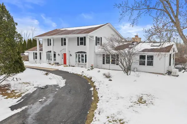 2626 W Ranch ROAD, Mequon, WI 53092