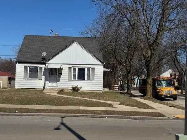 4102 W Capitol DRIVE, Milwaukee, WI 53216