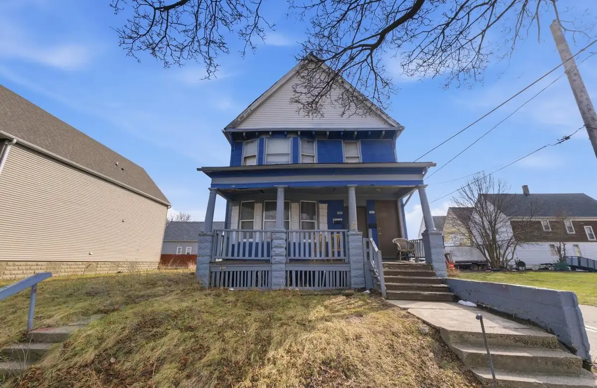 2463 W Chambers STREET, Milwaukee, WI 53206 - #1