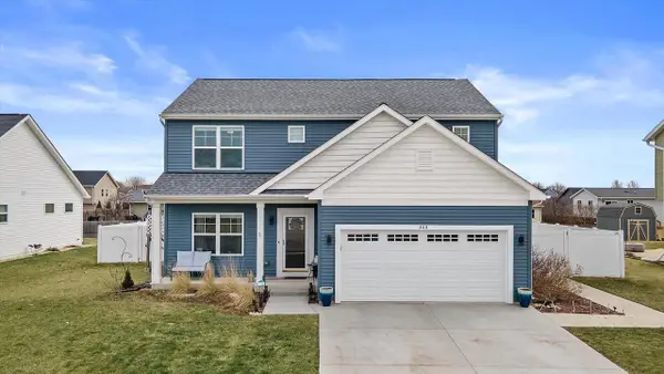 203 Linden LANE, Delavan, WI 53115