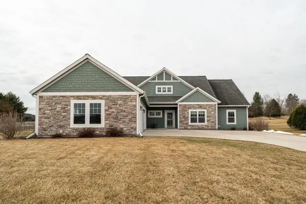 4915 Meadowview COURT, Grafton, WI 53024