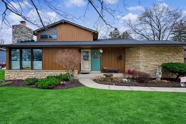 2115 Rambling Rose ROAD, Waukesha, WI 53186