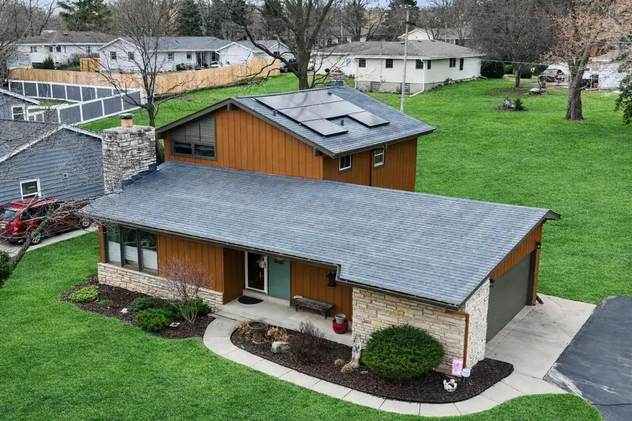 2115 Rambling Rose ROAD, Waukesha, WI 53186 - #2