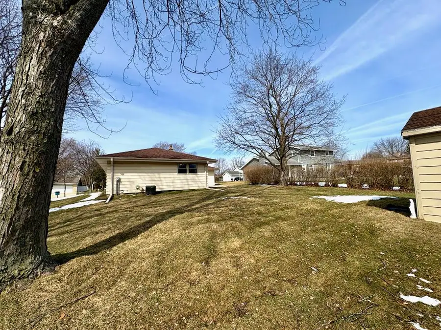 7622 S Lenox AVENUE, Oak Creek, WI 53154 - #2