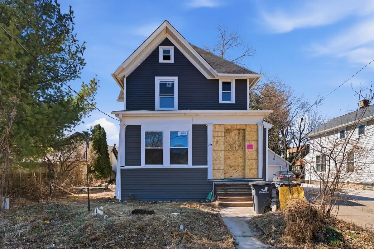 206 Maple AVENUE, Waukesha, WI 53186 - #1