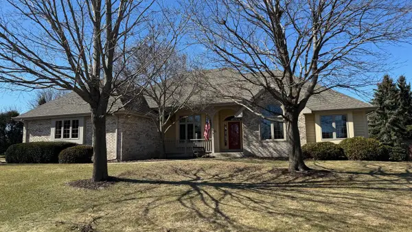 W150N10257 Windsong CIRCLE W, Germantown, WI 53022