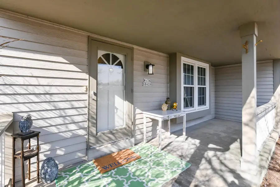 W176S8429 Clearbrook DRIVE, Muskego, WI 53150 - #3