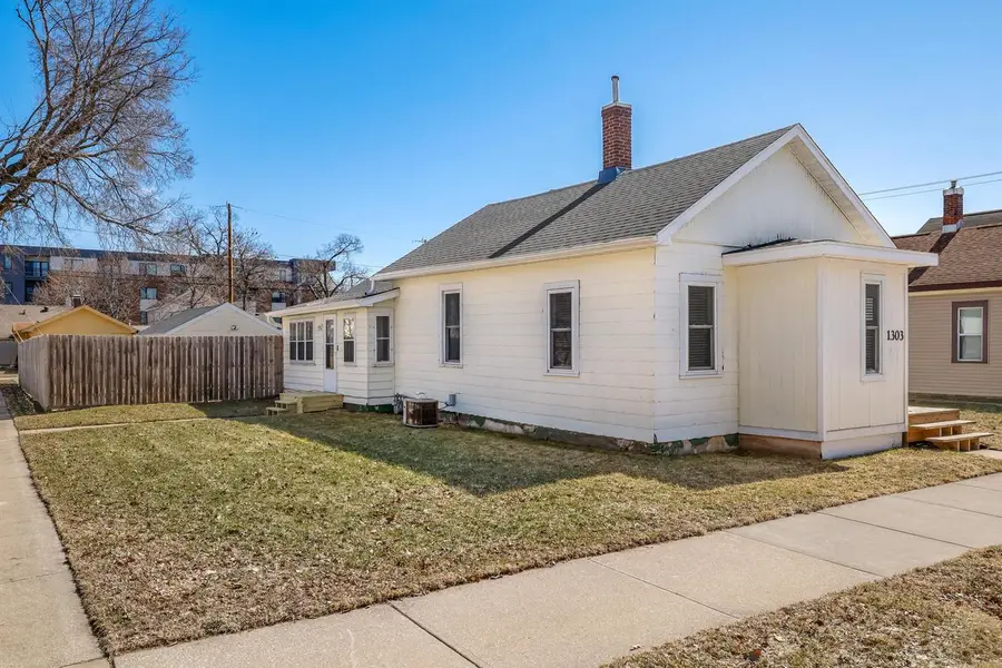 1303 6th STREET S, La Crosse, WI 54601 - #2