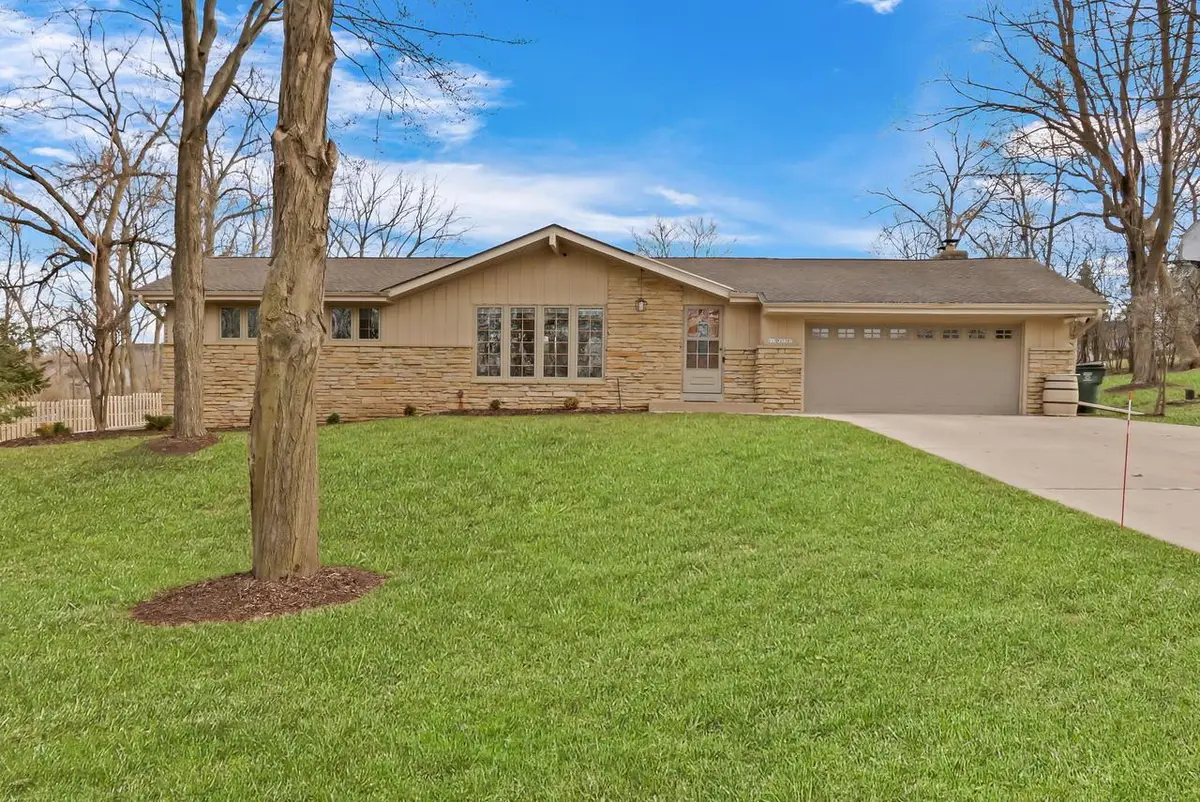 N17W27387 Lakefield DRIVE, Pewaukee, WI 53072 - #1