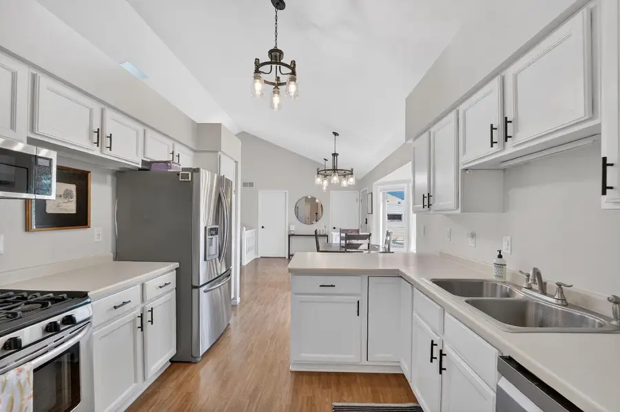 W199N17111 Ridgeway DRIVE, Jackson, WI 53037 - #3