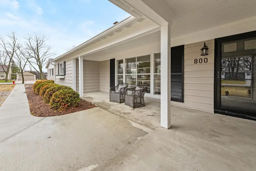 800 E Hermitage ROAD, Bayside, WI 53217 - #2