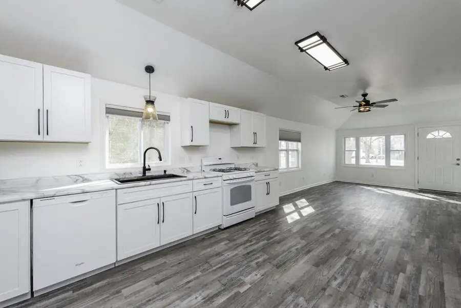 606 S Cogswell DRIVE, Silver Lake, WI 53170 - #3