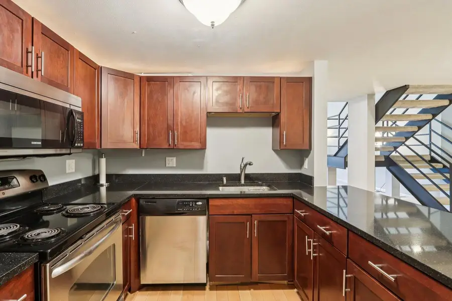 270 E Highland AVENUE #223, Milwaukee, WI 53202 - #2