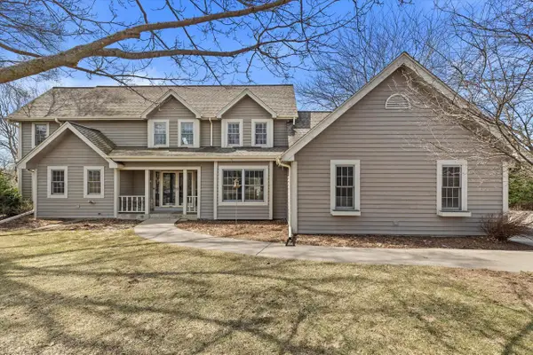 4413 Magna Vista DRIVE, Jackson, WI 53037