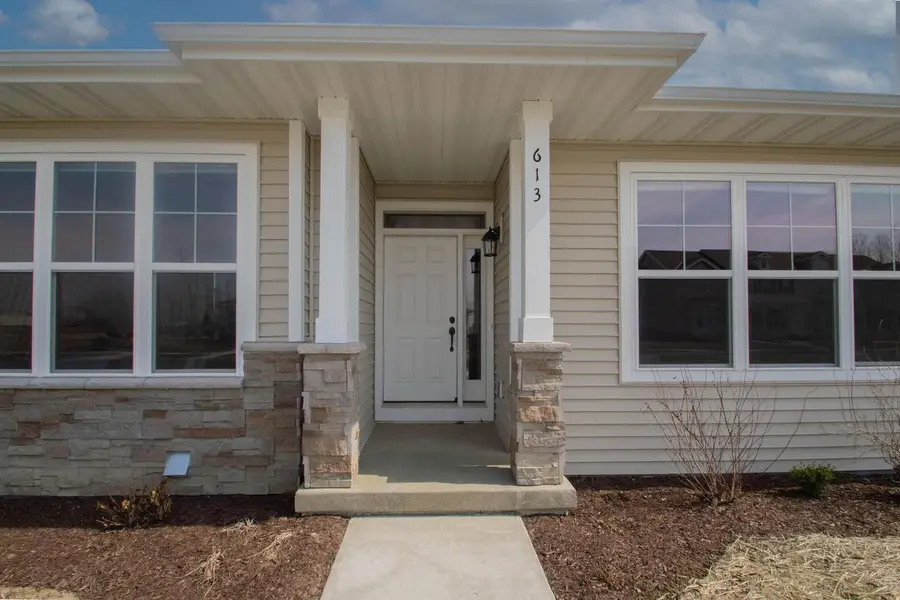 613 Hunter Oaks BOULEVARD, Watertown, WI 53094 - #2