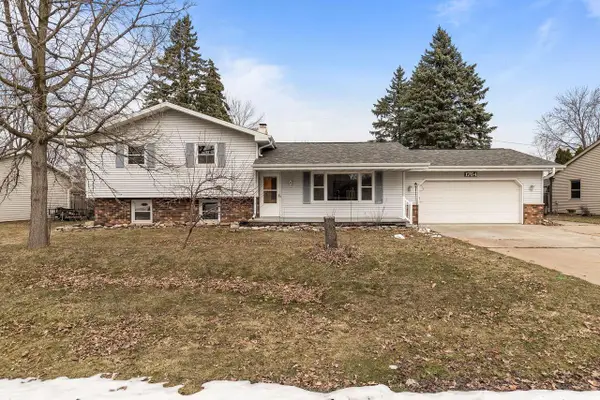 1764 Oakridge COURT, Menasha, WI 54952