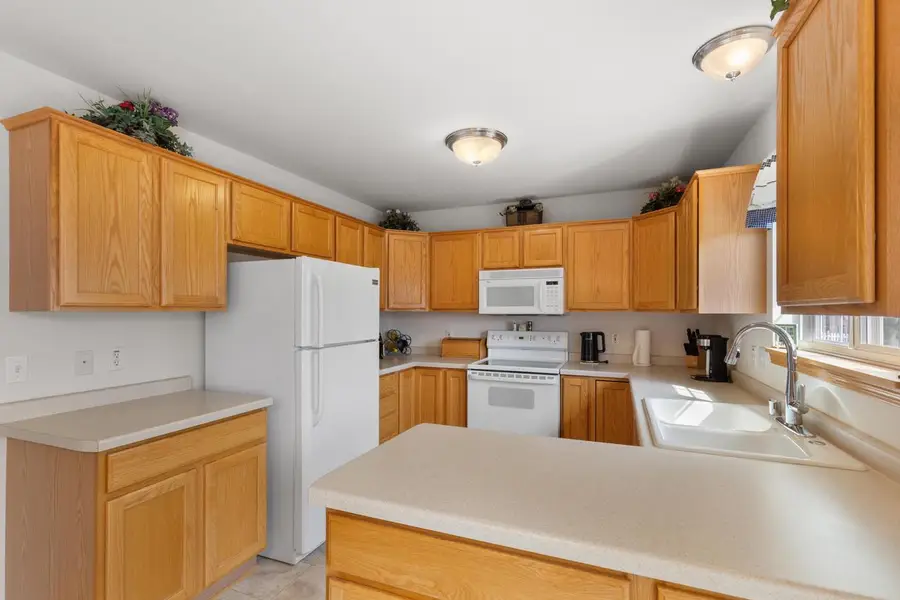 3745 Stillwater CIRCLE, Waukesha, WI 53189 - #2