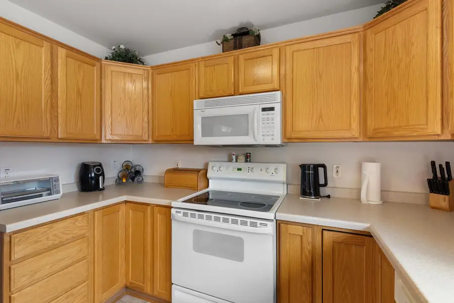 3745 Stillwater CIRCLE, Waukesha, WI 53189 - #3