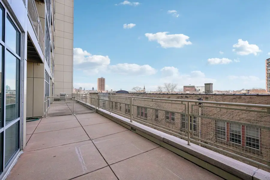 1550 E Royall PLACE #408, Milwaukee, WI 53202 - #2