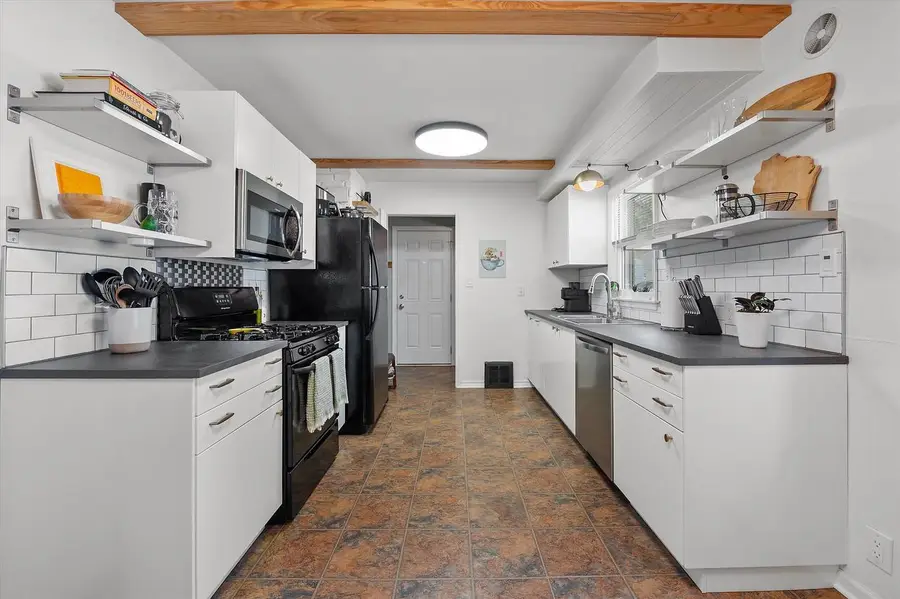 1918 E Eden PLACE, Saint Francis, WI 53235 - #3