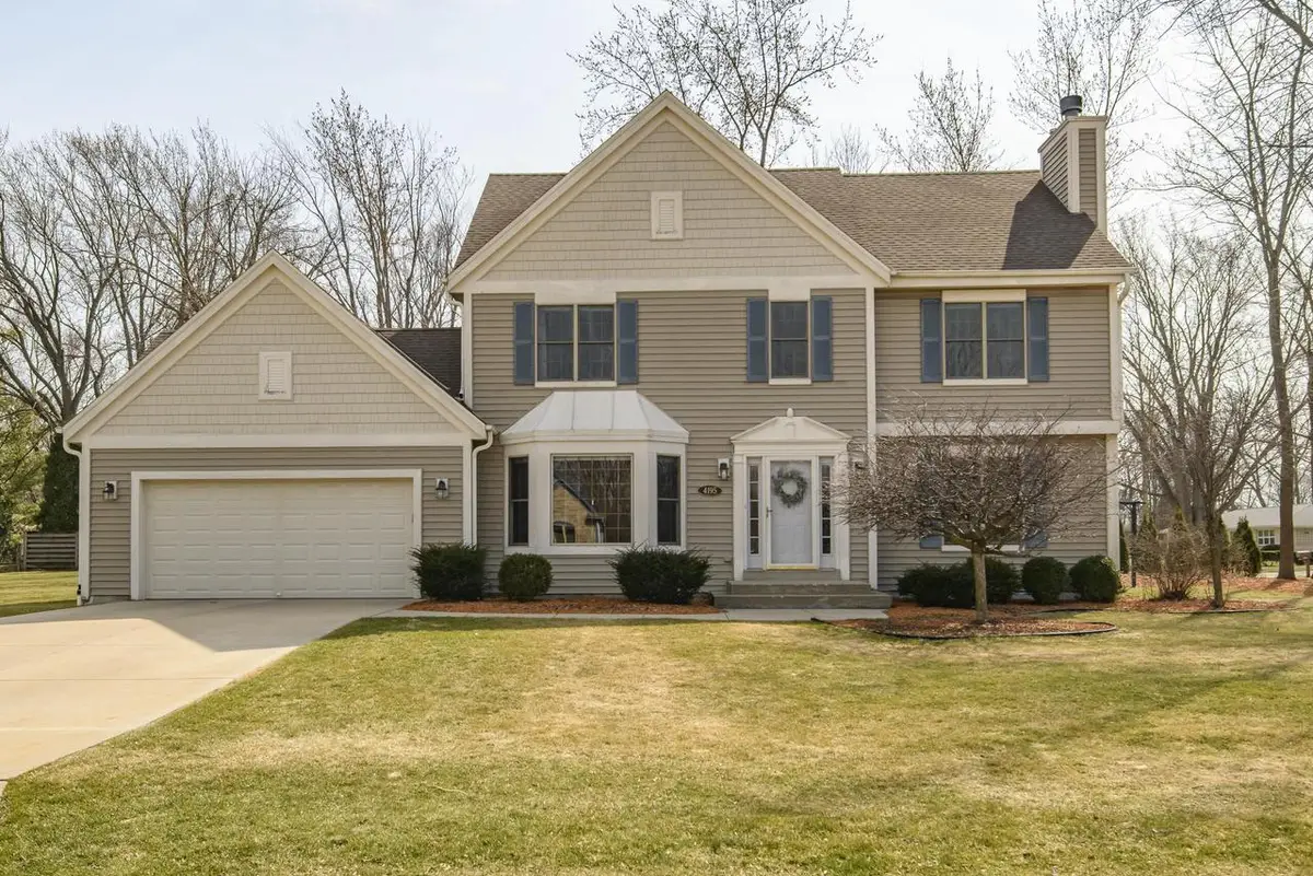 4195 W Squire AVENUE, Greenfield, WI 53221 - #1