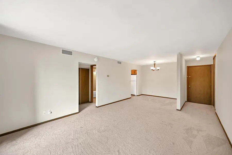 2200 W Good Hope ROAD #117, Glendale, WI 53209 - #3