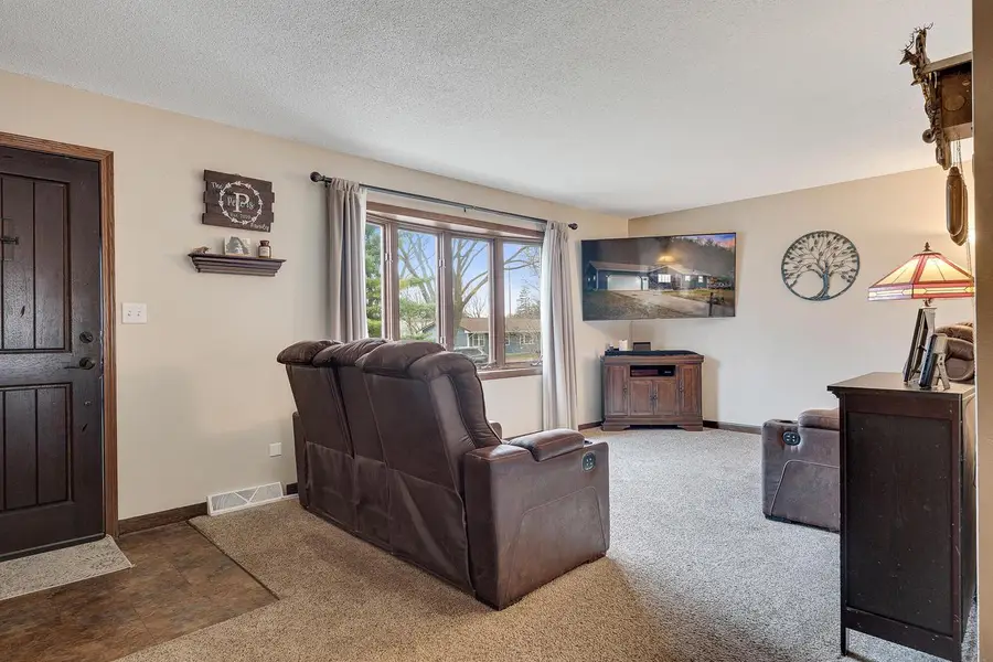 3611 Brook LANE, Onalaska, WI 54650 - #2