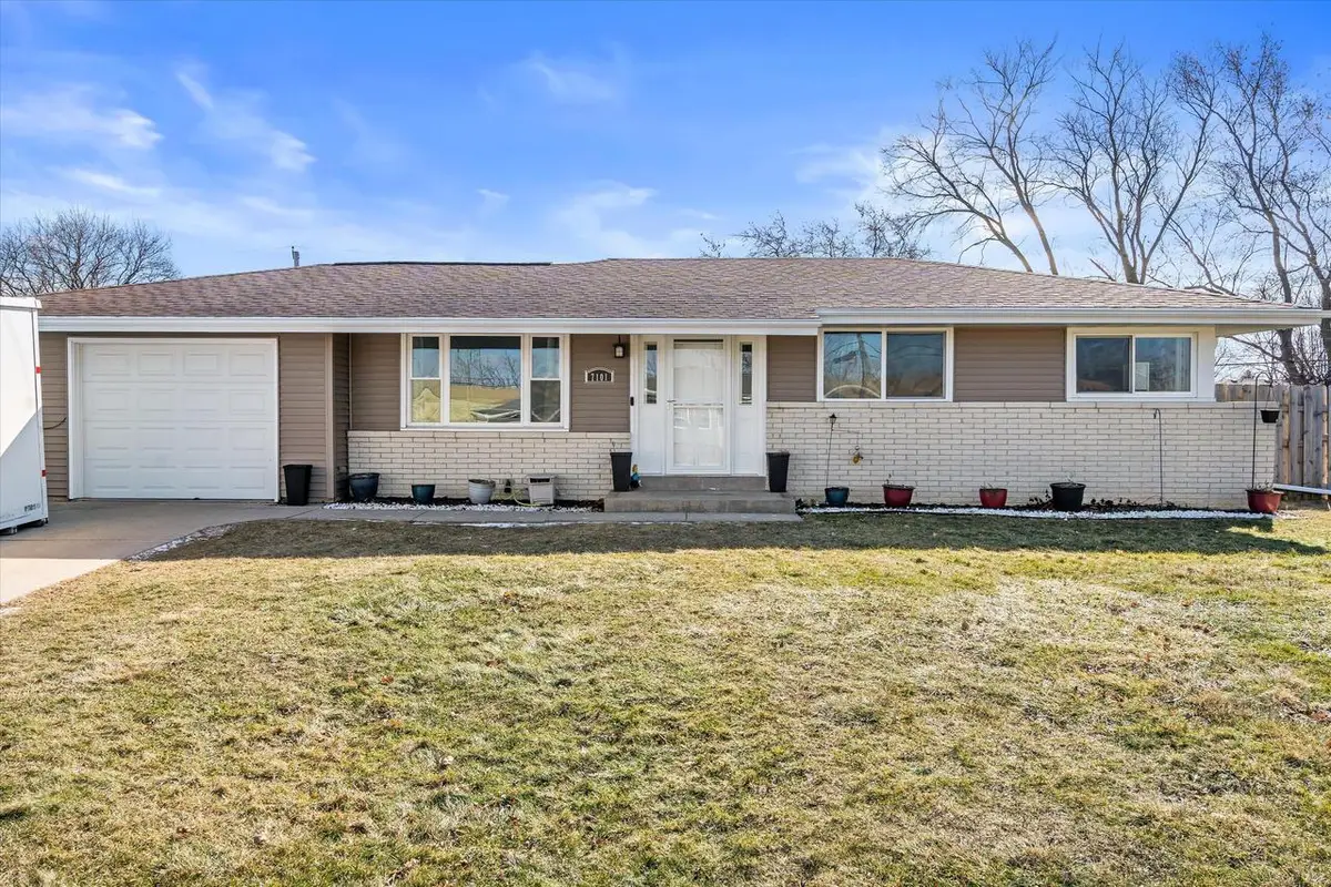 7101 W Van Norman AVENUE, Greenfield, WI 53220 - #1