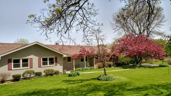 4394 S Pin Oak LANE W #254, Waukesha, WI 53189