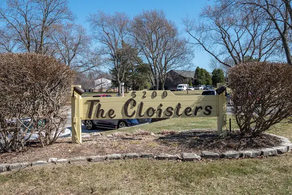 5200 S Tuckaway BOULEVARD #270D, Greenfield, WI 53221