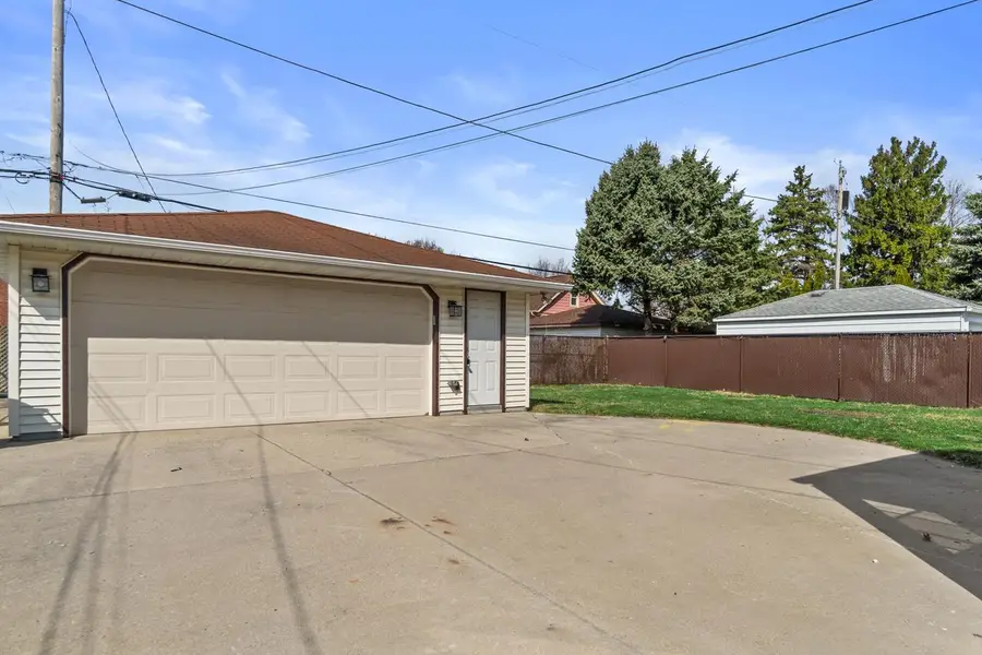 2459 S 82nd STREET, West Allis, WI 53219 - #3