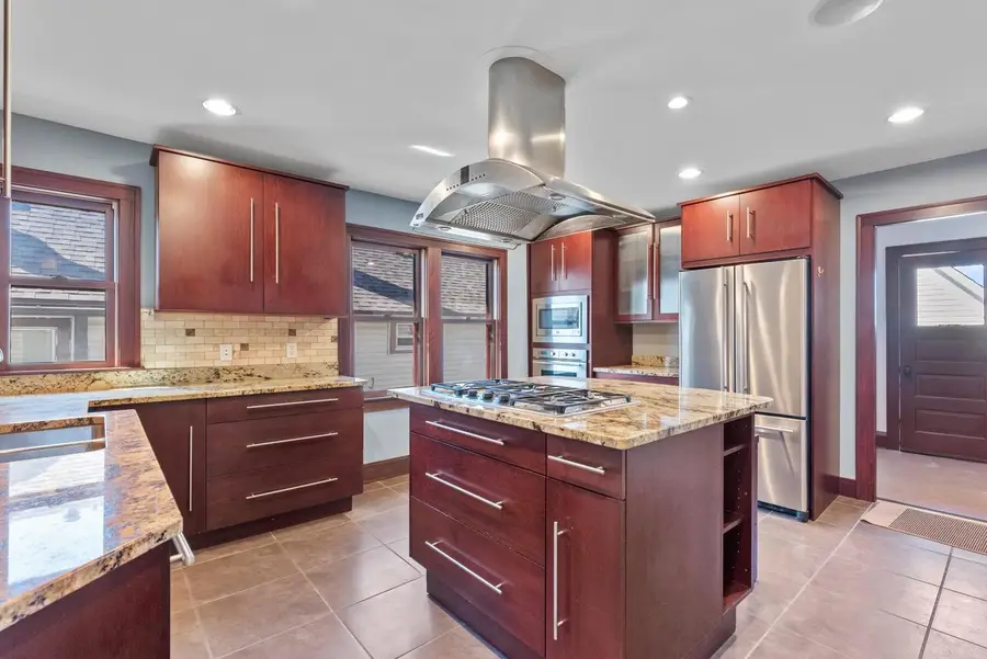 1845 N Warren AVENUE #1847, Milwaukee, WI 53202 - #2