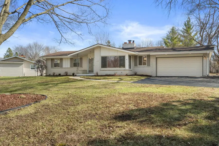 11377 Bridget LANE, Hales Corners, WI 53130 - #2