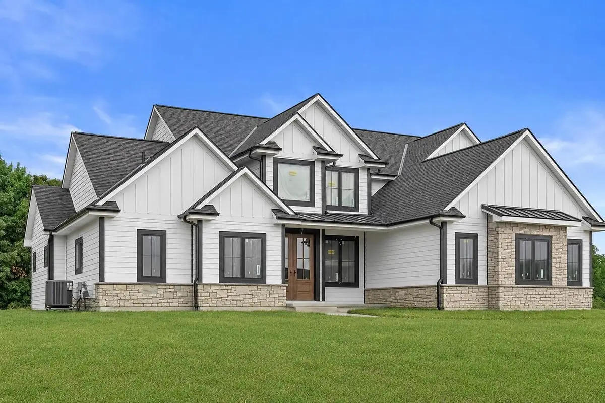 W257N5916 Autumn WAY, Lisbon, WI 53089 - #1