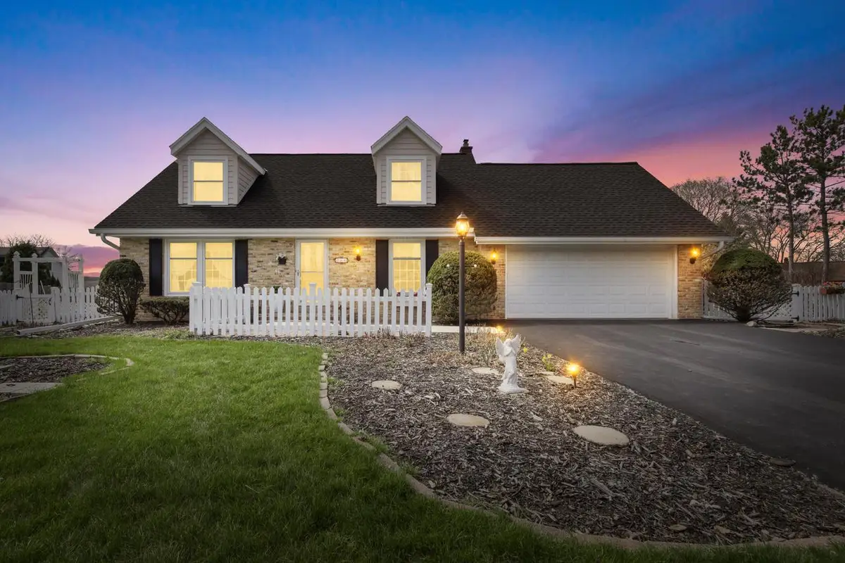 766 Kingston COURT, Hartland, WI 53029 - #1