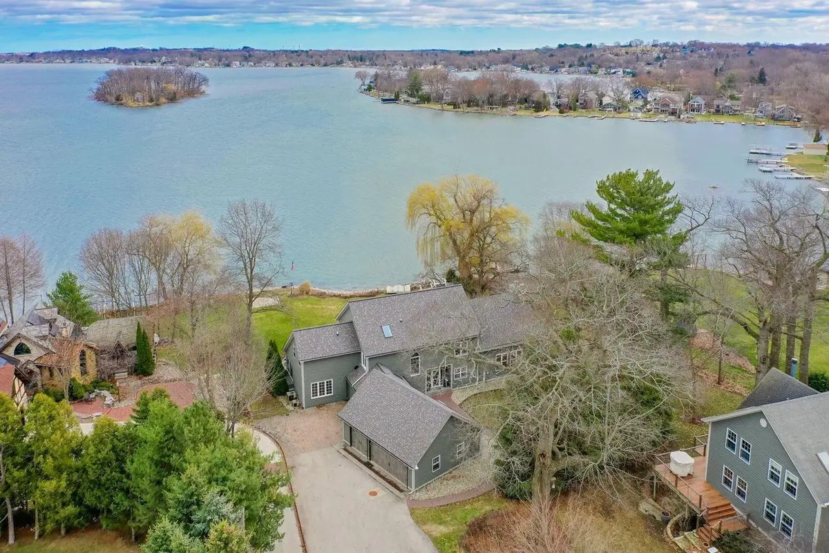 W277N3016 Rocky Point ROAD, Pewaukee, WI 53072 - #1